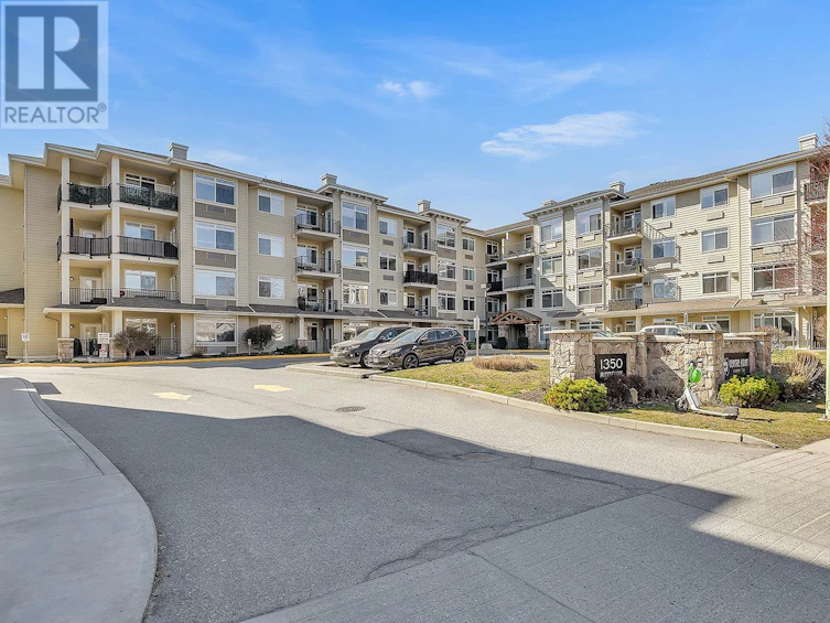 109-1350 Ridgeway Drive, Kelowna, BC, V1Y 9T6