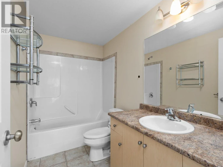 940 Mayfair Road, Kelowna, BC, V1X 5G8 - 39