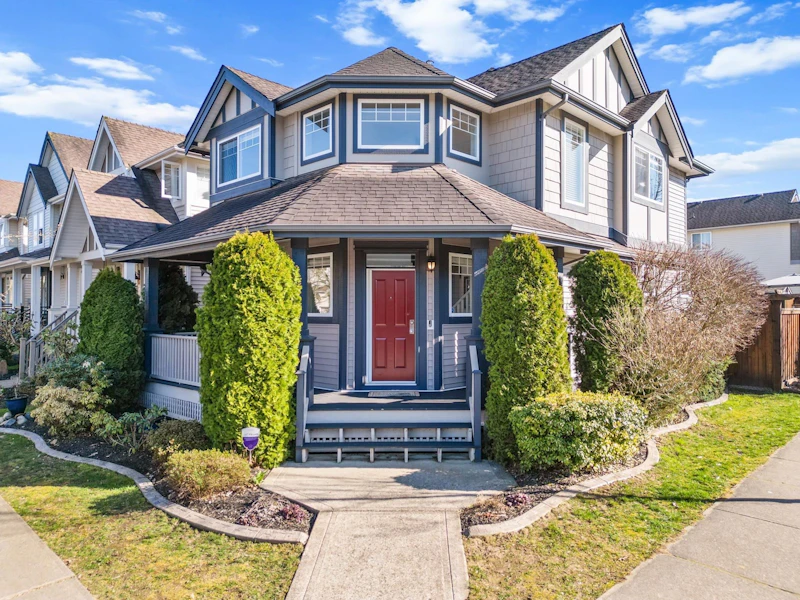 18552 67th Avenue, Surrey BC V3S 1Z1