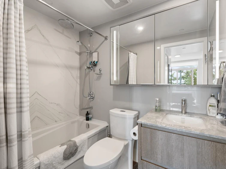 309-15165 Thrift, Surrey, BC, V4B 0C1 - 11