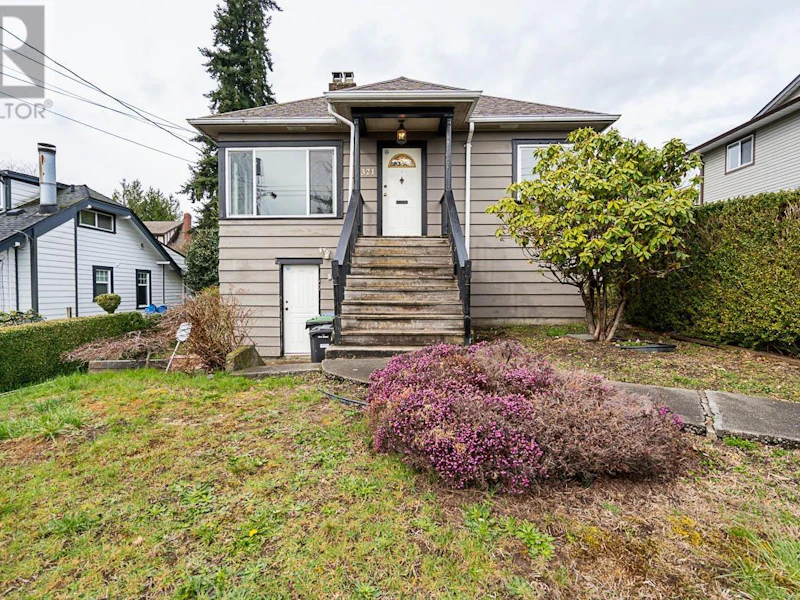 321 Devoy Street, New Westminster BC V3L 4E8