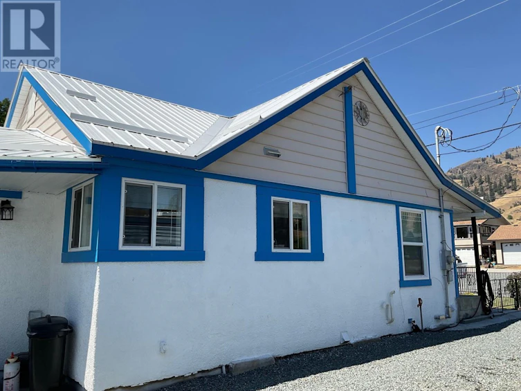 324 Hartland Avenue, Midway, BC, V0H 1M0 - 11