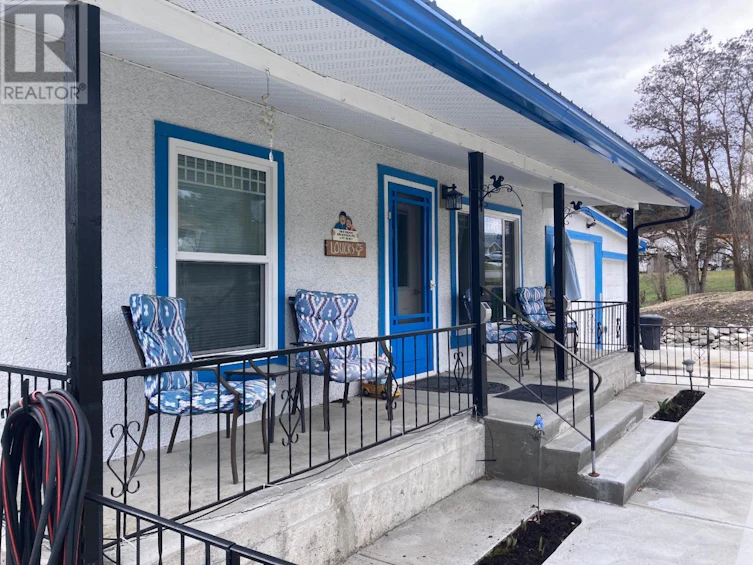 324 Hartland Avenue, Midway, BC, V0H 1M0 - 9
