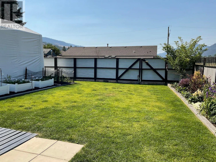 324 Hartland Avenue, Midway, BC, V0H 1M0 - 15