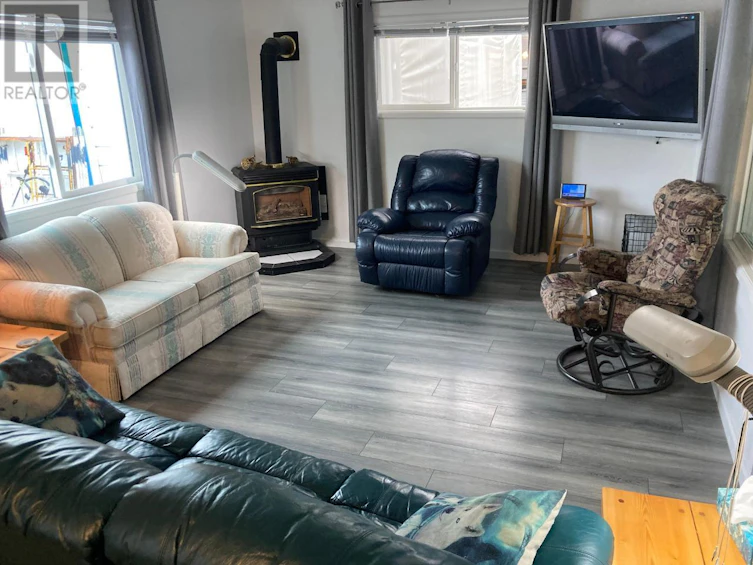 324 Hartland Avenue, Midway, BC, V0H 1M0 - 27