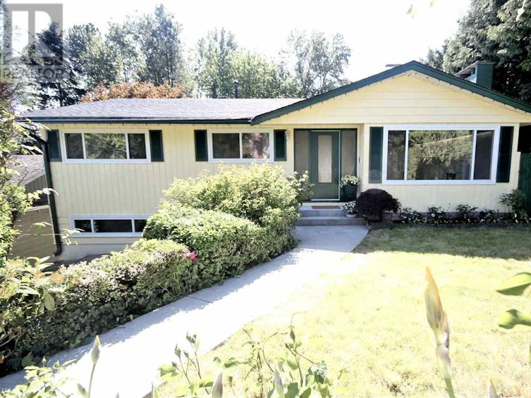 730 Cumberland Street, New Westminster, BC, V3L 3G8