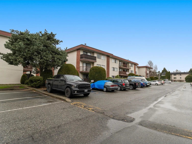 101-1909 Salton, Abbotsford, BC, V2S 5B6 - 2