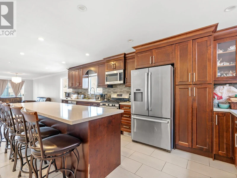1945 Coquitlam Avenue, Port Coquitlam BC V3B 1J2