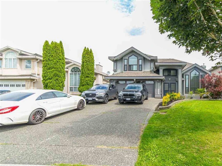 15695 83a Avenue, Surrey, BC, V4N 0S4
