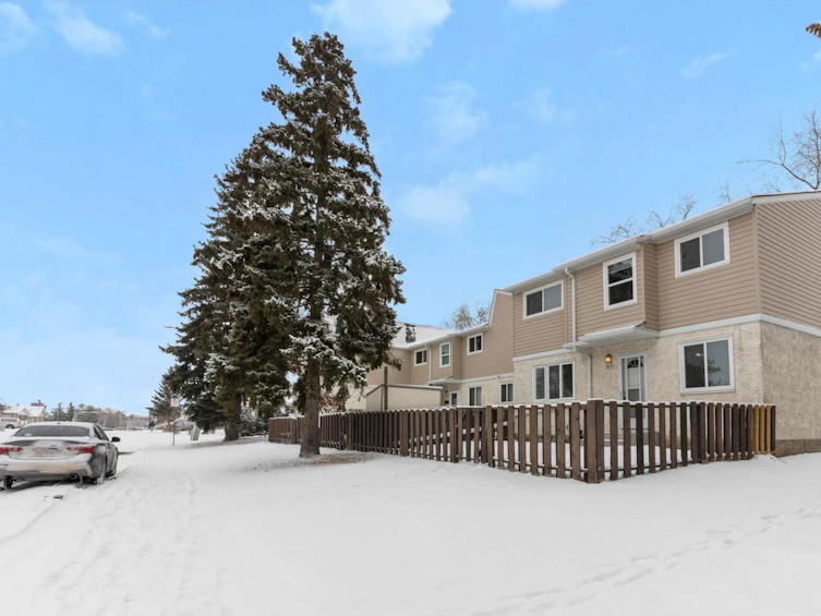 9F Clareview Vg NW, Edmonton, AB, T5A 3P2
