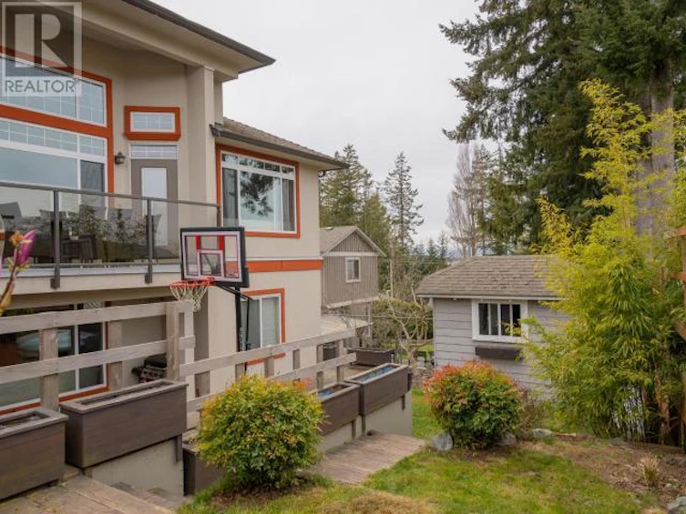 6929 Retaskit Court, Powell River, BC, V8A 5T2 - 10