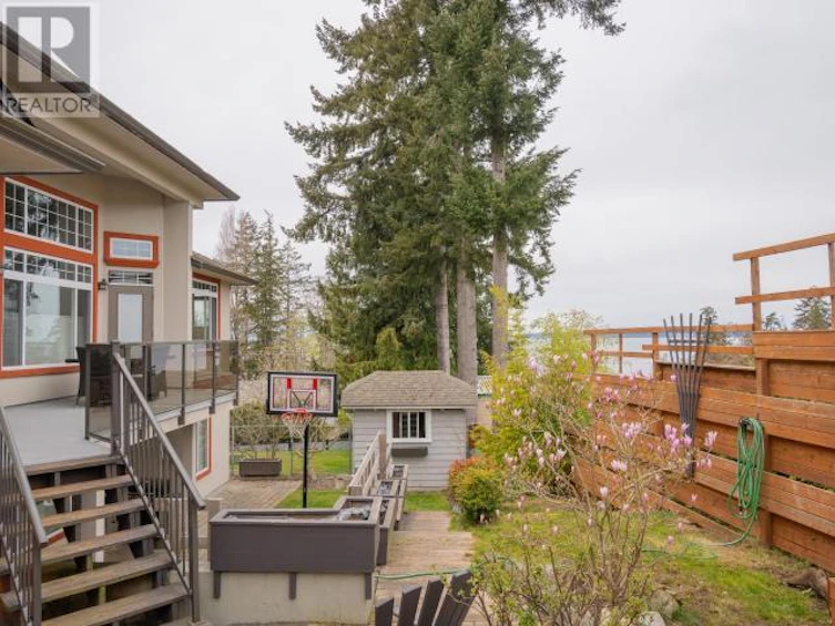 6929 Retaskit Court, Powell River, BC, V8A 5T2 - 54