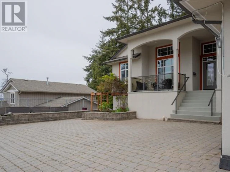 6929 Retaskit Court, Powell River, BC, V8A 5T2 - 57