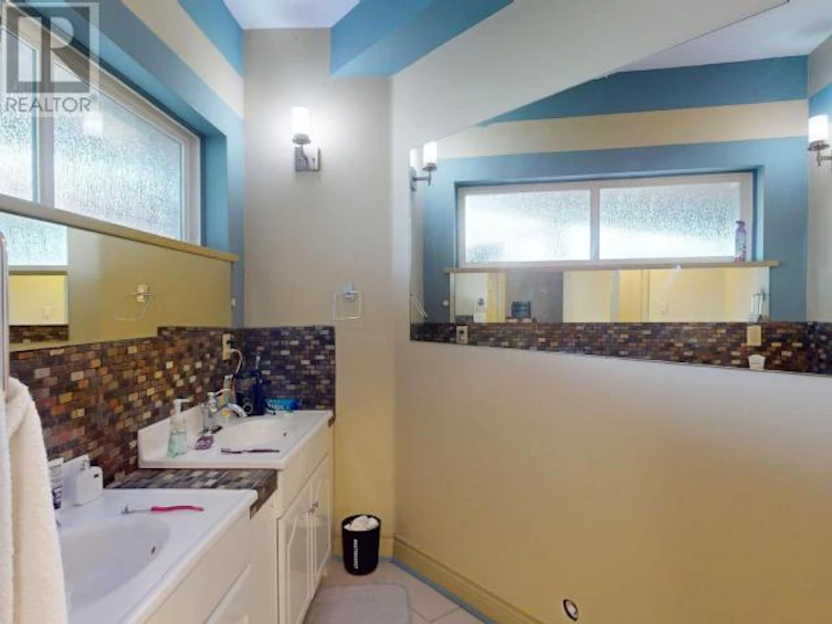 6929 Retaskit Court, Powell River, BC, V8A 5T2 - 68