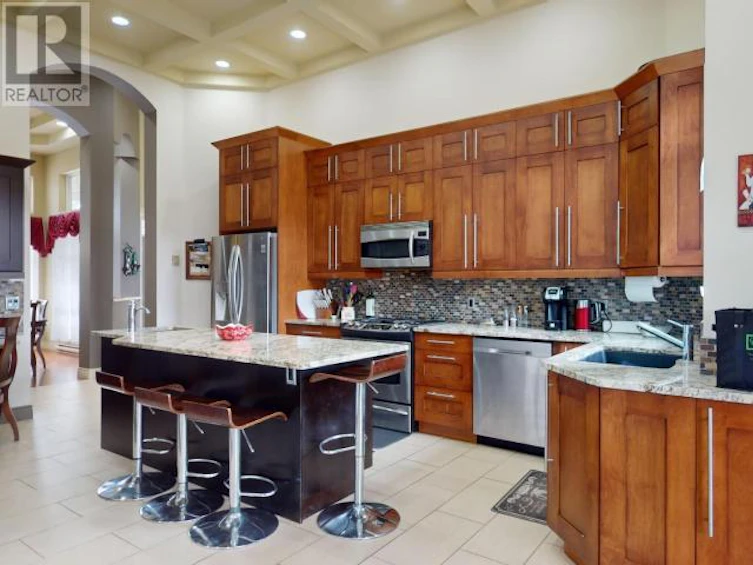 6929 Retaskit Court, Powell River, BC, V8A 5T2 - 3