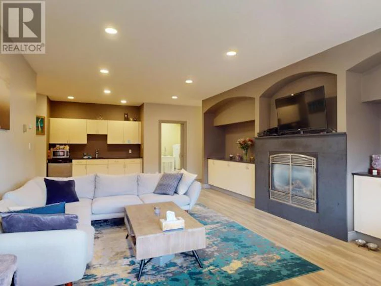 6929 Retaskit Court, Powell River, BC, V8A 5T2 - 5