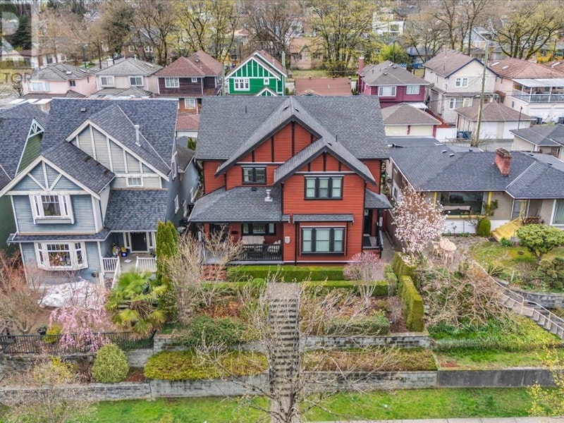 2025 E 10th Avenue, Vancouver BC V5N 1X9