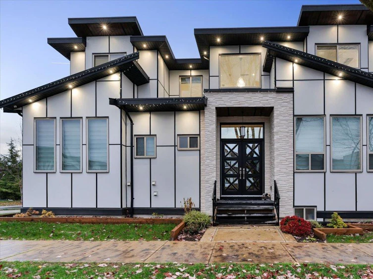 19308 71 Avenue, Surrey, BC, V4N 1N2