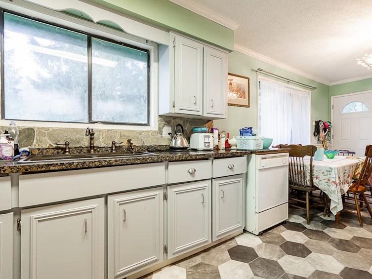 8063 Manson Street, Mission, BC, V2V 6P6 - 9