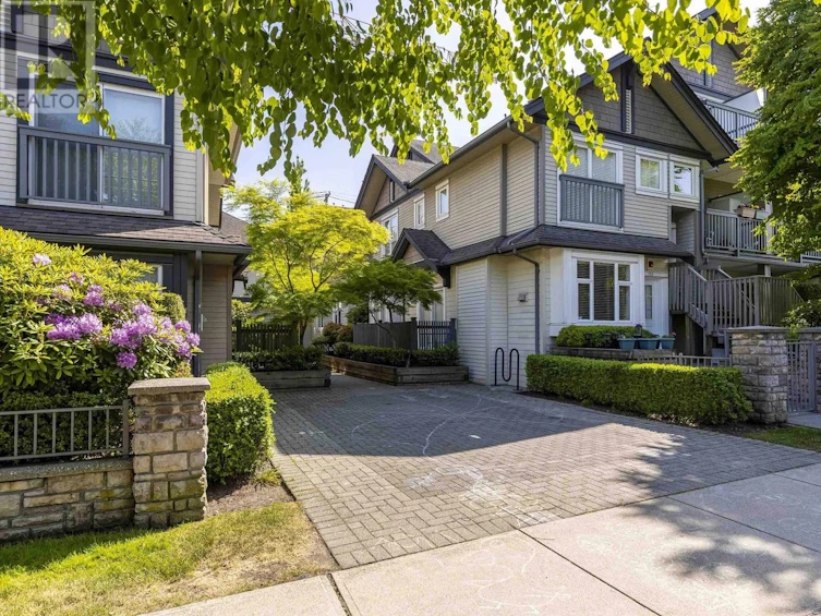 109-4438 Albert Street, Burnaby, BC, V5C 2G2