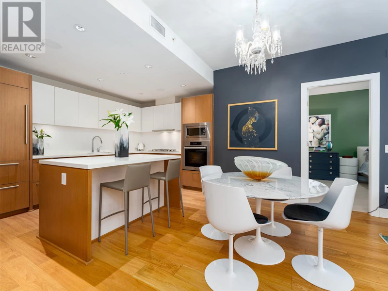 203 - 888 Arthur Erickson Place, West Vancouver BC