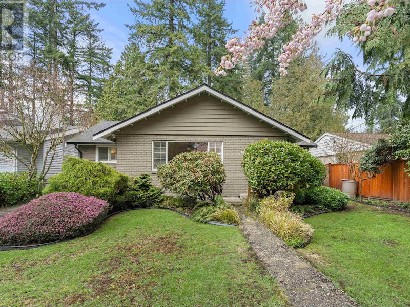 1220 Gladwin Drive, North Vancouver BC V7R 1A3