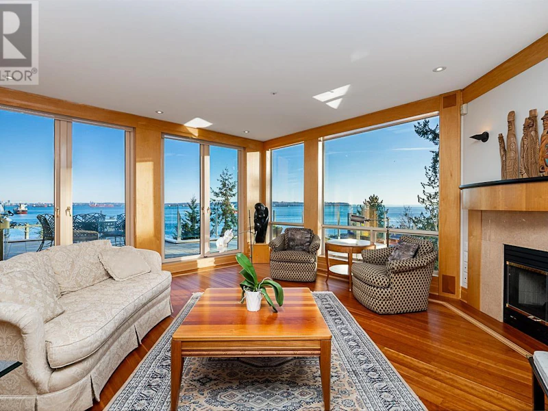 4180B Rose Crescent, West Vancouver BC V7V 2N8