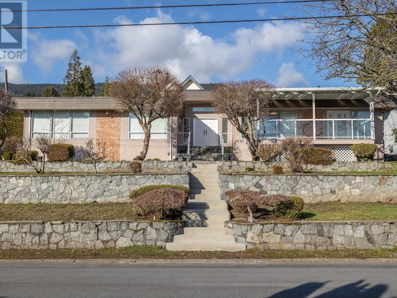 2395 Mathers Avenue, West Vancouver BC V7V 2H7