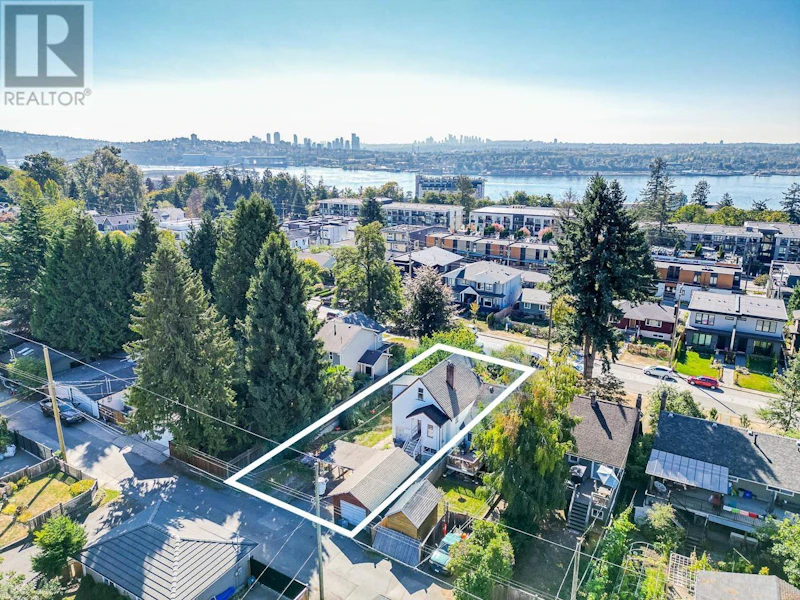 618 E 4th Street, North Vancouver BC V7L 1J8