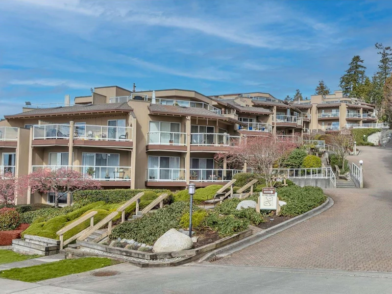 402 - 15015 Victoria Avenue, Surrey BC V4B 1G2