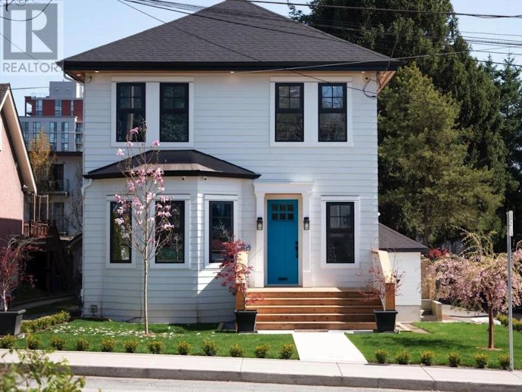 614 Fourth Avenue, New Westminster, BC, V3M 1S4
