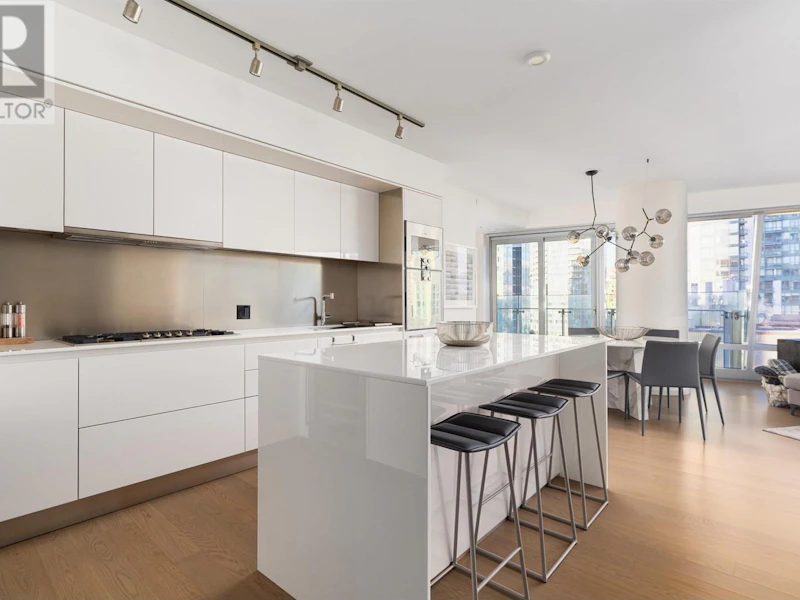 2505 - 1151 W Georgia Street, Vancouver BC V6E 3G4