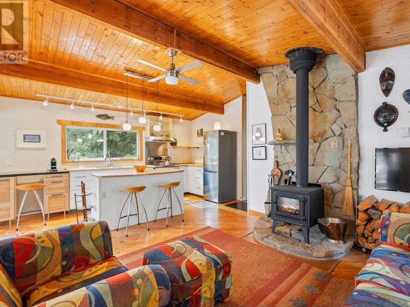 514 Bluff Way, Mayne Island BC V0N 2J2