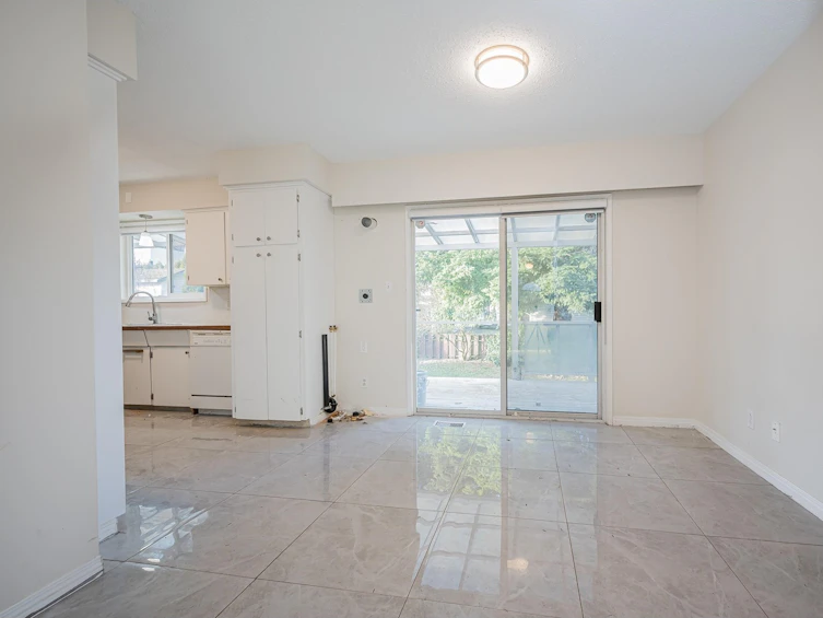 2977 Princess Street, Abbotsford, BC, V2T 2S8 - 9