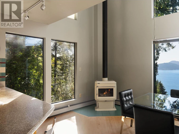 225 Mountain Drive, West Vancouver, BC, V0N 2E0 - 3