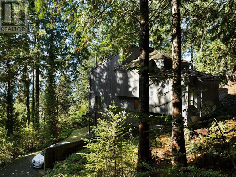 225 Mountain Drive, West Vancouver, BC, V0N 2E0 - 39