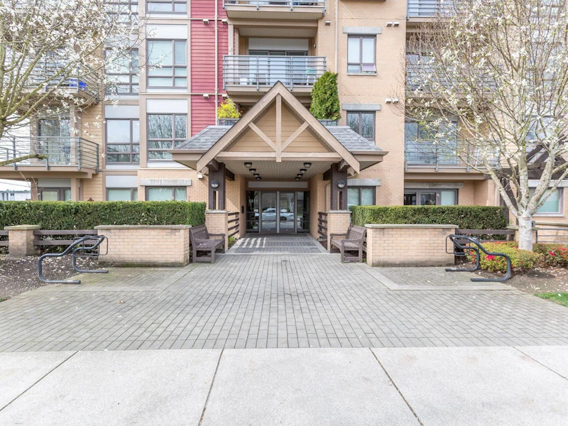 403 - 5811 177b Street, Surrey BC V3S 4J4