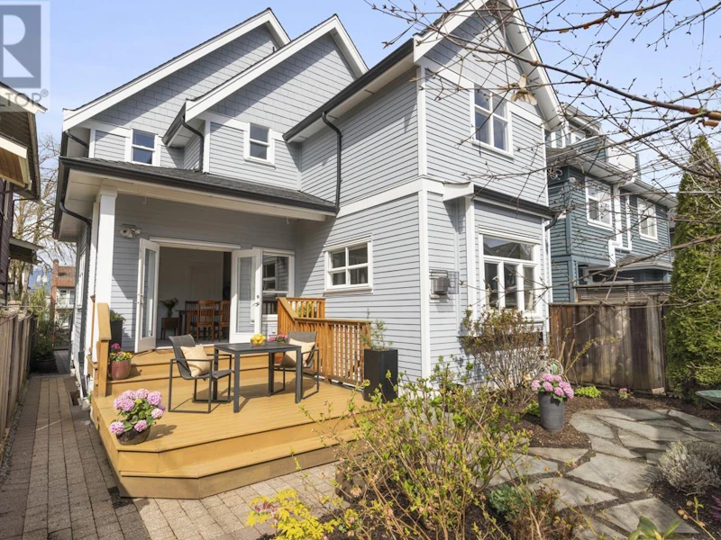 822 E 10th Avenue, Vancouver BC V5T 2B1