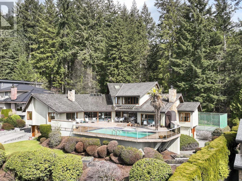 2022 Blairview Avenue, North Vancouver BC V7H 2N4