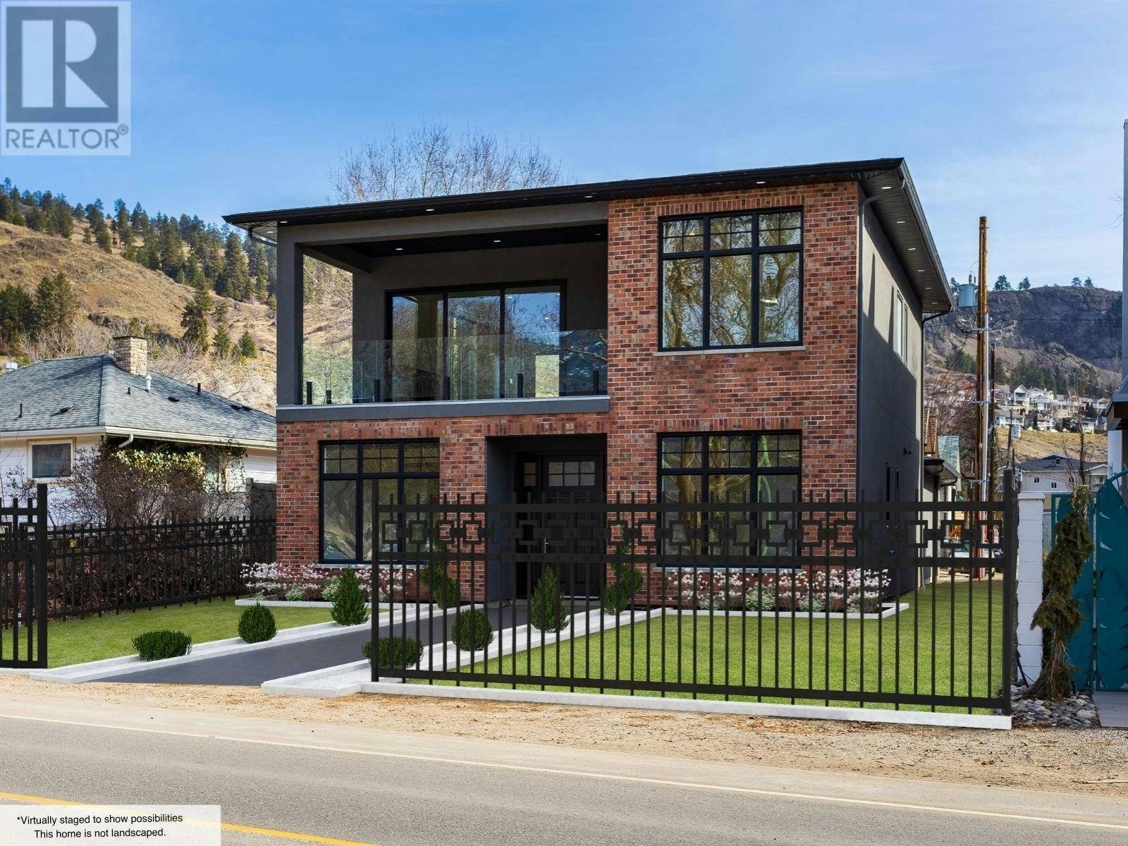 671 Ellis Street, Kelowna, BC, V1Y 1Y6