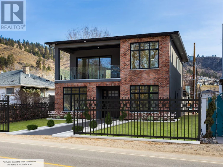 671 Ellis Street, Kelowna, BC, V1Y 1Y6