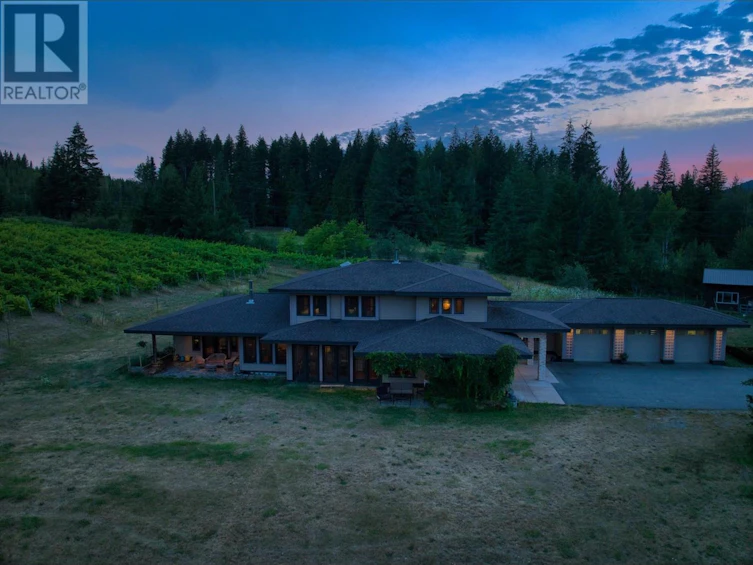 3832 Pakka Road, Sorrento, BC, V0E 2W0 - 74