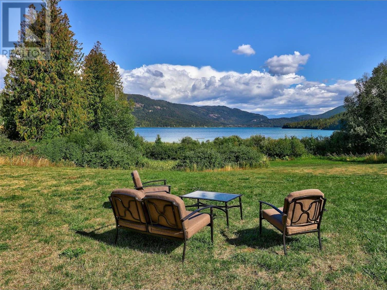 3832 Pakka Road, Sorrento, BC, V0E 2W0 - 14