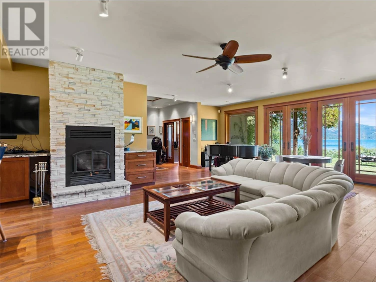 3832 Pakka Road, Sorrento, BC, V0E 2W0 - 16