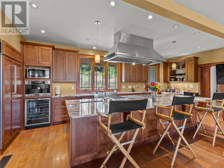 3832 Pakka Road, Sorrento, BC, V0E 2W0 - 17