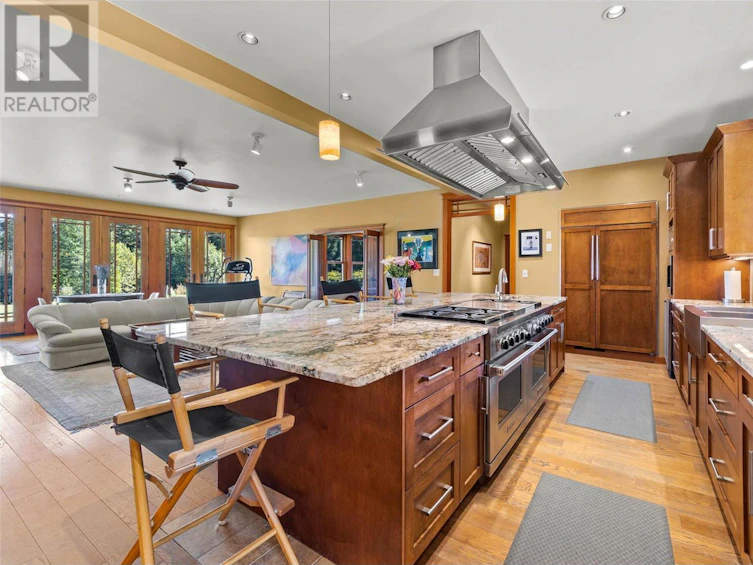 3832 Pakka Road, Sorrento, BC, V0E 2W0 - 19