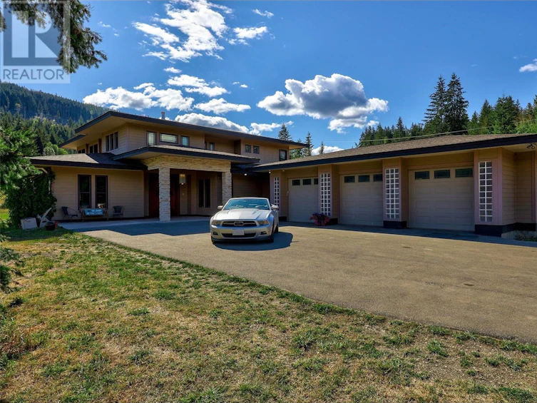 3832 Pakka Road, Sorrento, BC, V0E 2W0 - 5