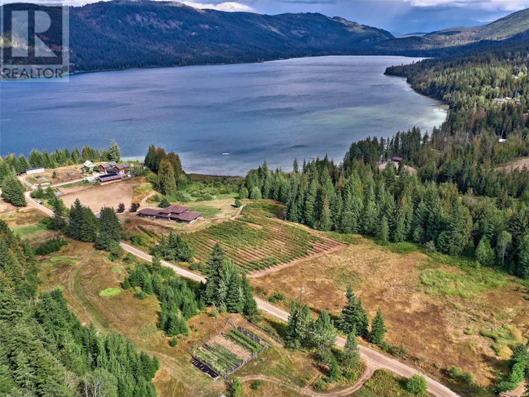 3832 Pakka Road, Sorrento, BC, V0E 2W0 - 63