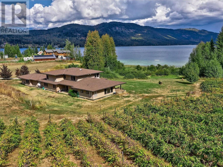3832 Pakka Road, Sorrento, BC, V0E 2W0 - 68