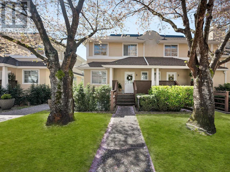4-249 East 4th Street, North Vancouver, BC, V7L 1J1
